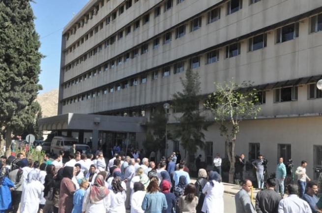  ل دهۆكێ خوه‌پێشاندنا نوشداران دووماهیى هات ل نه‌خۆشخانه‌یان ده‌ست ب خزمه‌تكرنا نه‌خۆشان هاته‌ كرن 